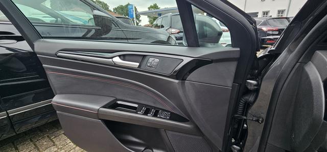 Ford Mondeo Turnier 2.0 EcoBlue Aut. ST-Line AHK ACC LED Pano 