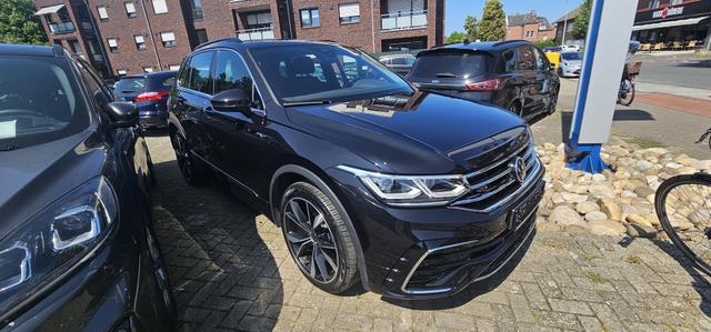 Volkswagen Tiguan 2.0 TDI 4MOTION DSG R-Line AHK Navi 
