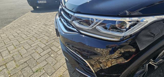Volkswagen Tiguan 2.0 TDI 4MOTION DSG R-Line AHK Navi 
