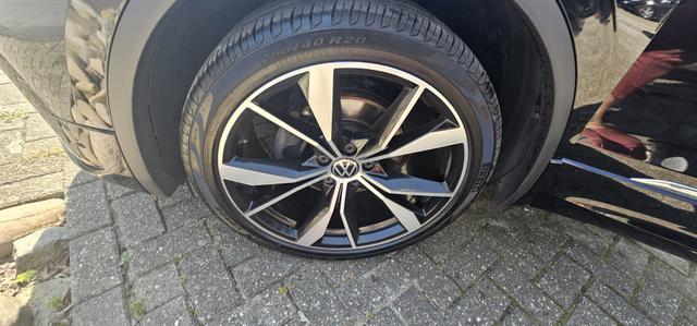 Volkswagen Tiguan 2.0 TDI 4MOTION DSG R-Line AHK Navi 