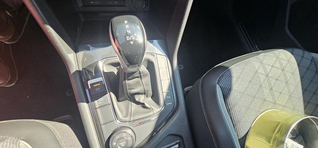 Volkswagen Tiguan 2.0 TDI 4MOTION DSG R-Line AHK Navi 