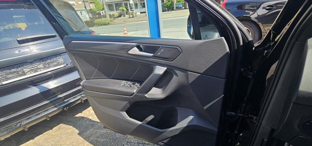 Volkswagen Tiguan 2.0 TDI 4MOTION DSG R-Line AHK Navi 