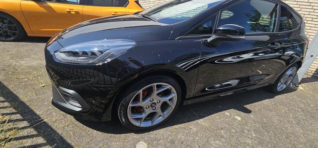 Ford Fiesta 1.5 EcoBoost S&S mit Leder-Exclusiv-Paket ST LED 