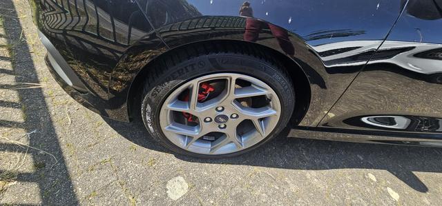 Ford Fiesta 1.5 EcoBoost S&S mit Leder-Exclusiv-Paket ST LED 