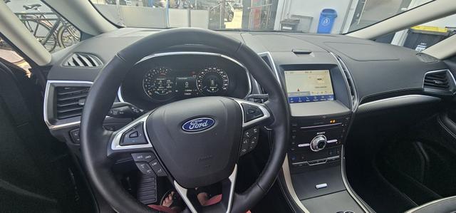 Ford S-MAX 2.0 EcoBlue Aut. VIGNALE Pano LED Navi 
