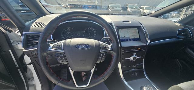 Ford S-MAX 2.0 EcoBlue Aut. ST-LINE AHK ACC LED Pano 7 Sitzer 