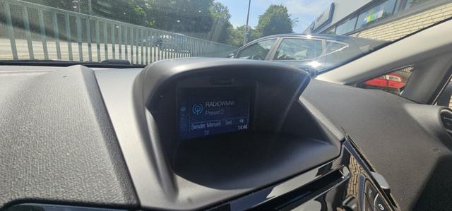 Ford Fiesta 5-Türer 1.0 EcoBoost Aut. Titanium Navi Camera Sitzheizung 
