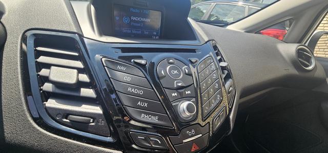Ford Fiesta 5-Türer 1.0 EcoBoost Aut. Titanium Navi Camera Sitzheizung 