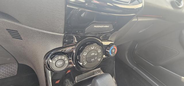 Ford Fiesta 5-Türer 1.0 EcoBoost Aut. Titanium Navi Camera Sitzheizung 