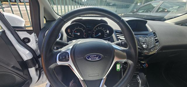 Ford Fiesta 5-Türer 1.0 EcoBoost Aut. Titanium Navi Camera Sitzheizung 
