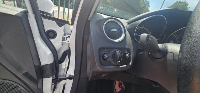 Ford Fiesta 5-Türer 1.0 EcoBoost Aut. Titanium Navi Camera Sitzheizung 