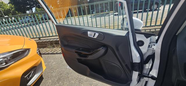 Ford Fiesta 5-Türer 1.0 EcoBoost Aut. Titanium Navi Camera Sitzheizung 