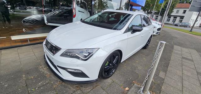 Seat Leon Sportstourer - 2.0 TDI Start&Stop DSG FR ACC LED Camera