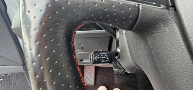 Seat Leon Sportstourer 2.0 TDI Start&Stop DSG FR ACC LED Camera 
