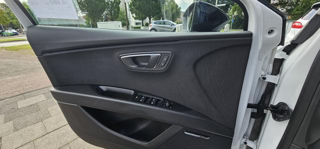 Seat Leon Sportstourer 2.0 TDI Start&Stop DSG FR ACC LED Camera 