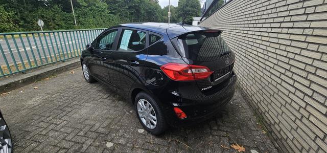 Ford Fiesta 5-Türer 1.0 EcoBoost COOL&CONNECT Camera Sitzheizung 