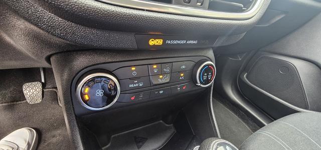 Ford Fiesta 5-Türer 1.0 EcoBoost COOL&CONNECT Camera Sitzheizung 