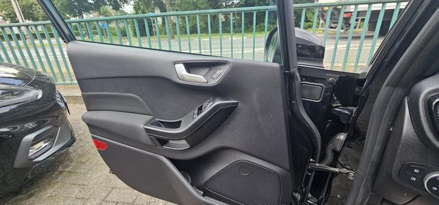 Ford Fiesta 5-Türer 1.0 EcoBoost COOL&CONNECT Camera Sitzheizung 