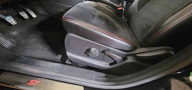 Ford EcoSport 1.0 EcoBoost ST-LINE Navi Xenon Schiebedach 