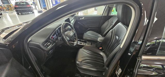Ford Focus Turnier 1.5 EcoBlue Aut. VIGNALE AHK Navi Pano 