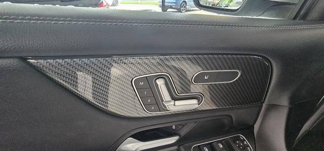 Mercedes-Benz GLB 200 d 8G-DCT AMG Line LED Keyless ACC Leder Camera 