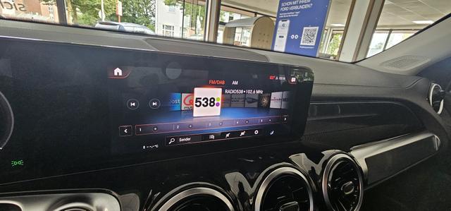 Mercedes-Benz GLB 200 d 8G-DCT AMG Line LED Keyless ACC Leder Camera 