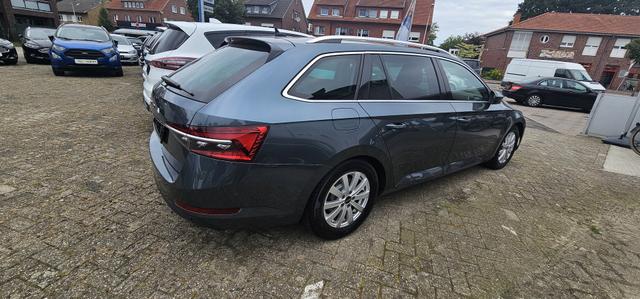 Skoda Superb Combi 2.0 TDI DSG Style ACC Navi Camera Standheizung 