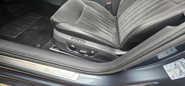 Skoda Superb Combi 2.0 TDI DSG Style ACC Navi Camera Standheizung 