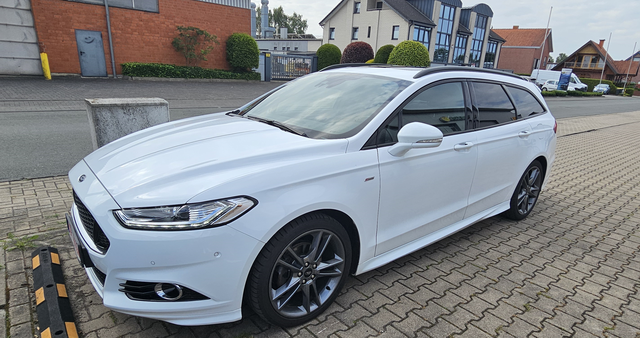 Ford Mondeo Turnier - 2.0 TDCi-Aut ST-Line LED Pano Camera