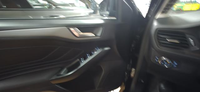 Ford Focus Turnier 1.5 EcoBlue Aut. COOL&CONNECT Navi Camera DAB 