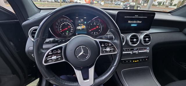 Mercedes-Benz GLC 220 d 4Matic 9G-TRONIC AHK Navi Pano Standheizung 