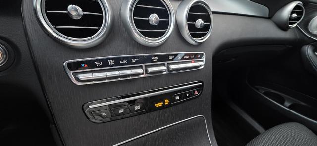 Mercedes-Benz GLC 220 d 4Matic 9G-TRONIC AHK Navi Pano Standheizung 