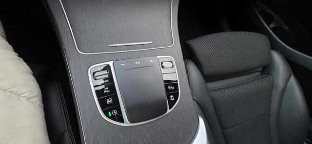 Mercedes-Benz GLC 220 d 4Matic 9G-TRONIC AHK Navi Pano Standheizung 