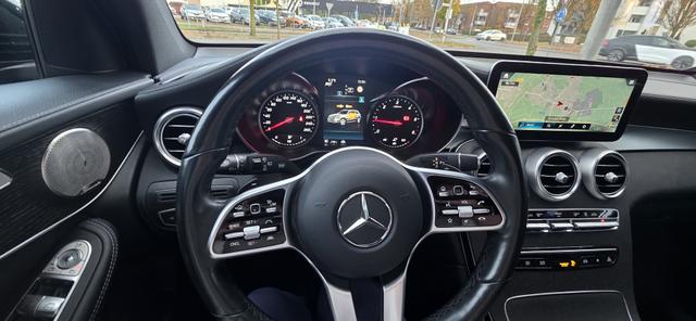 Mercedes-Benz GLC 220 d 4Matic 9G-TRONIC AHK Navi Pano Standheizung 