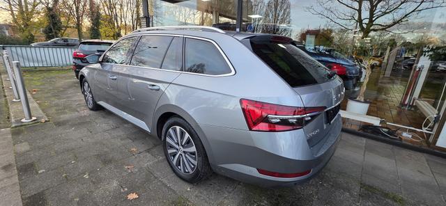 Skoda Superb Combi 2.0 TDI DSG Premium Edition AHK ACC Canton Standheizung 