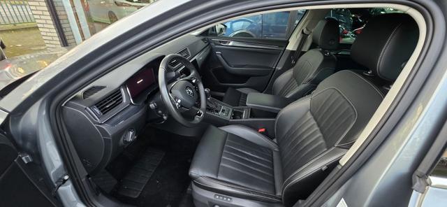 Skoda Superb Combi 2.0 TDI DSG Premium Edition AHK ACC Canton Standheizung 