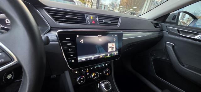 Skoda Superb Combi 2.0 TDI DSG Premium Edition AHK ACC Canton Standheizung 