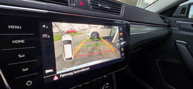 Skoda Superb Combi 2.0 TDI DSG Premium Edition AHK ACC Canton Standheizung 