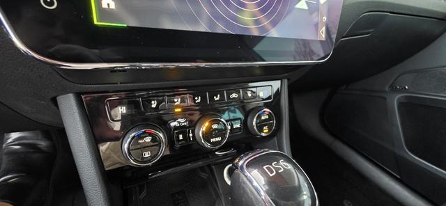 Skoda Superb Combi 2.0 TDI DSG Premium Edition AHK ACC Canton Standheizung 