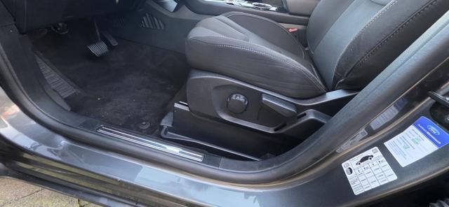 Ford S-MAX 2.0 EcoBlue Aut. TITANIUM 7 Sitzer AHK ACC LED 