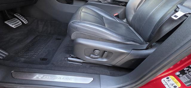 Land Rover Range Rover Evoque D180 R-Dynamic SE ACC Navi Black-Paket 