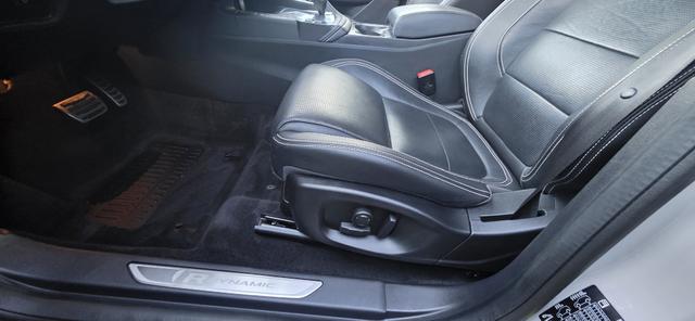 Jaguar E-Pace D180 AWD Aut. R-Dynamic SE Navi ACC TWA 