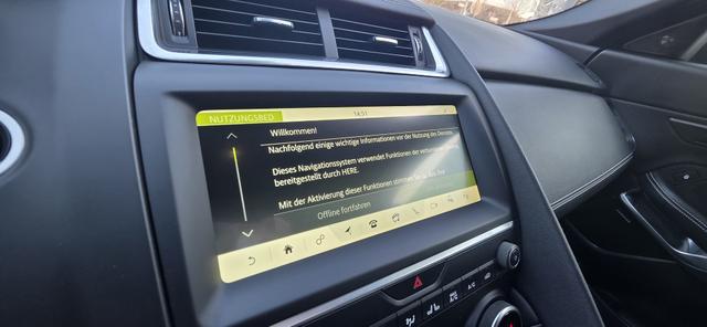 Jaguar E-Pace D180 AWD Aut. R-Dynamic SE Navi ACC TWA 