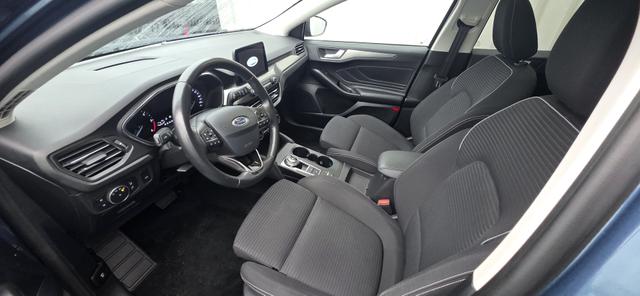 Ford Focus Turnier 2.0 EcoBlue Aut. TITANIUM Pano Camera Standheizung LED 