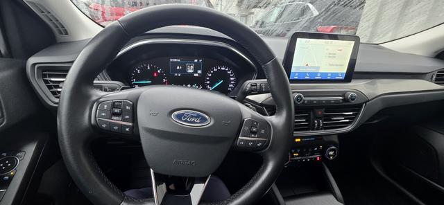 Ford Focus Turnier 2.0 EcoBlue Aut. TITANIUM Pano Camera Standheizung LED 