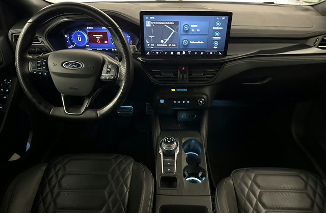 Ford Focus Turnier 1.5 EcoBlue Aut. ST-LINE (VIGNALE) AHK B&Q Styling-Paket 