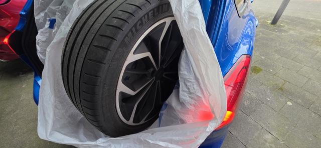 Ford Focus 1.5 EcoBoost St-Line LED Winter-Paket Navi 