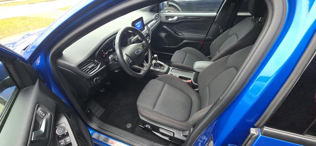 Ford Focus Turnier 1.5 EcoBoost St-Line LED Winter-Paket Navi 