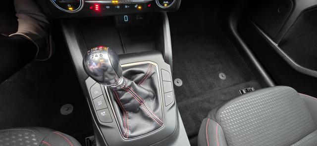 Ford Focus Turnier 1.5 EcoBoost St-Line LED Winter-Paket Navi 