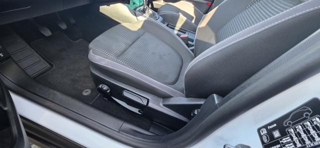 Ford Focus Turnier 2.0 EcoBlue COOL&CONNECT Sitzheizung Navi 